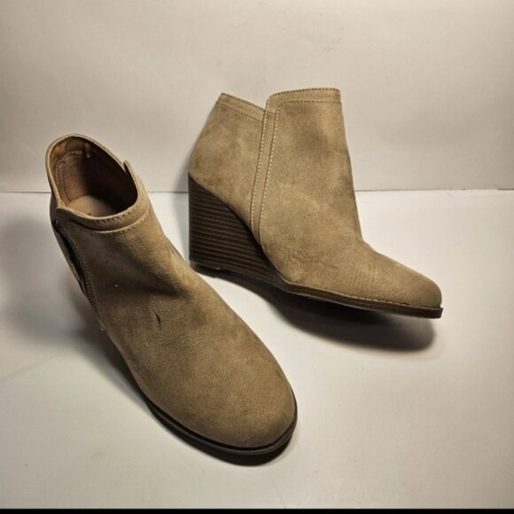 Time and Tru Sz 9 Beige 4" Wedge Ankle Zip Closed Toe Bootie - Picture 1 of 8